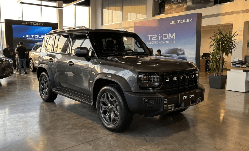 Jetour T2 i-DM Disebut Jadi SUV Paling Unik Tahun Ini Berkat Tuas Transmisi Kristal dan Kepraktisan Bagasi Pintu Swing
