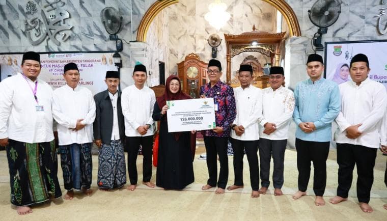 Safari Ramadhan di Desa Cihuni, Wabup Tangerang Intan Nurul Hikmah Ajak Warga Jaga Keasrian dan Keharmonisan