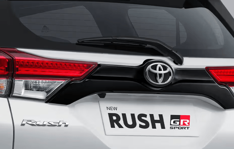 Harga Tembus Rp315 Juta, Toyota Rush GR Sport 2026 Jadi Simbol SUV Sporty dengan Aksesoris Glossy dan Apple CarPlay Terbaru