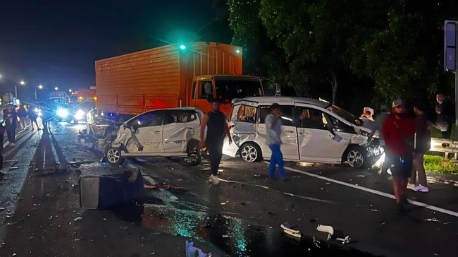 Kecelakaan Beruntun di Tol Cipularang KM 93: Dua Orang Tewas