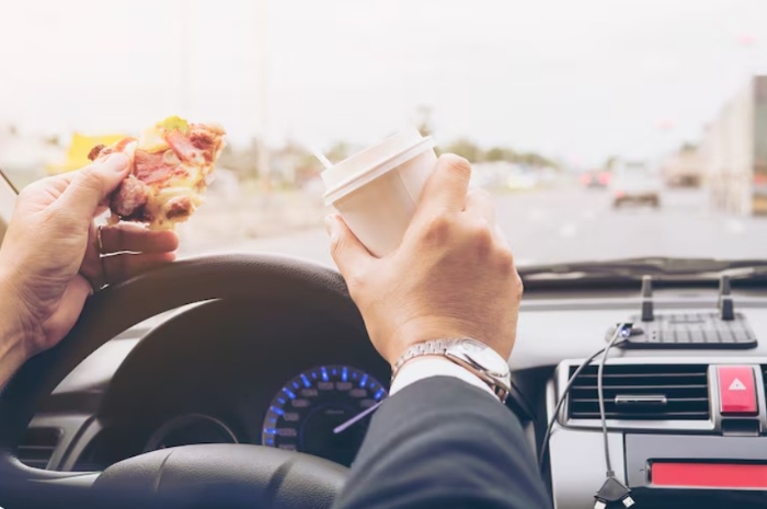 Jangan Salah Pilih! Makanan Ini Justru Bisa Bikin Kamu Lemas Saat Perjalanan Mudik