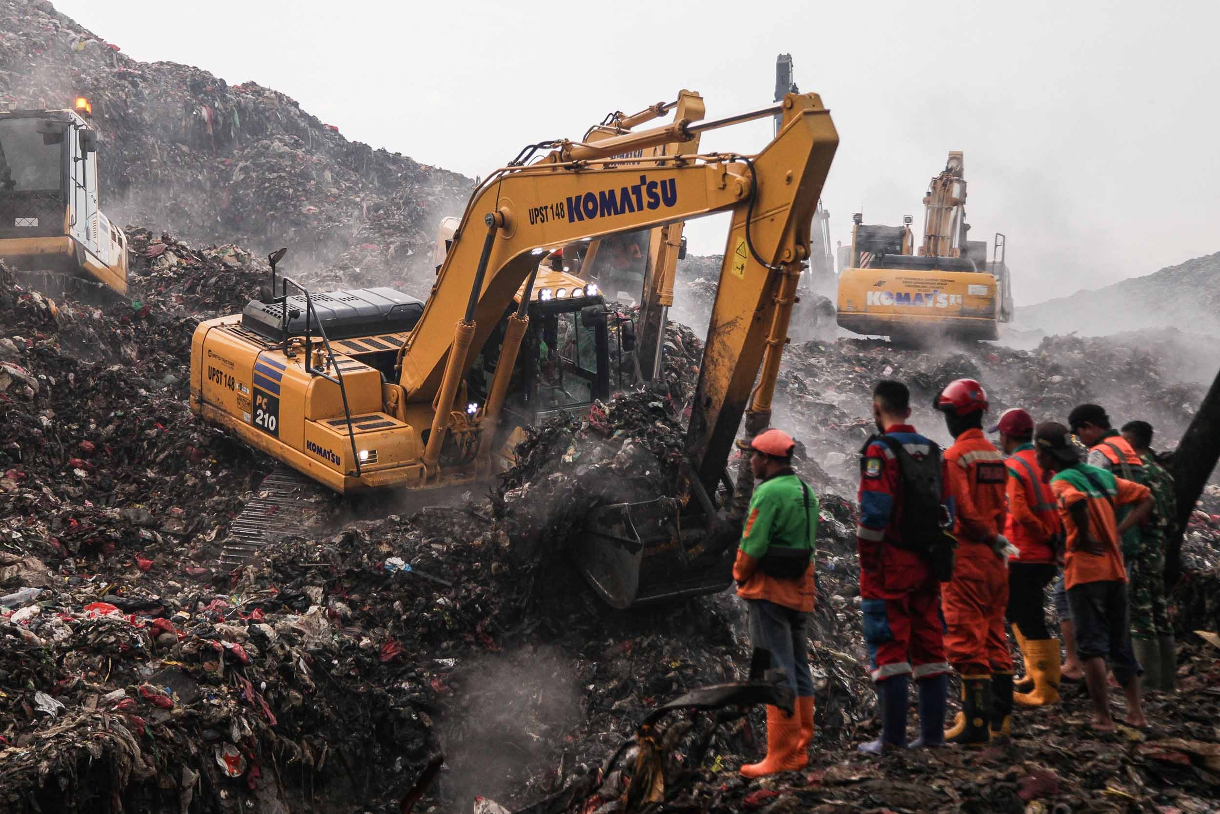 Update Korban Longsor Sampah TPST Bantargebang Pagi Ini: 7 Meninggal Dunia, 6 Luka-luka