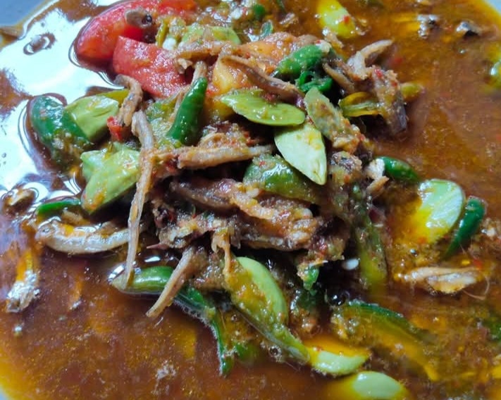 Menikmati Kelezatan Sambal Teri Petai, Lauk Sederhana yang Tetap Primadona