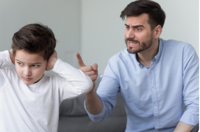 Kenali 7 Ciri Ayah Toxic yang Sering Tidak Disadari