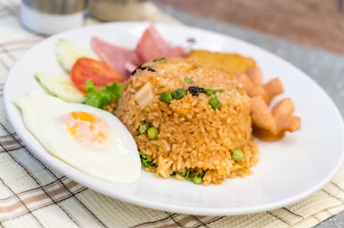 Wajib Coba! 5 Nasi Goreng Populer di Jakarta yang Selalu Ramai Pembeli