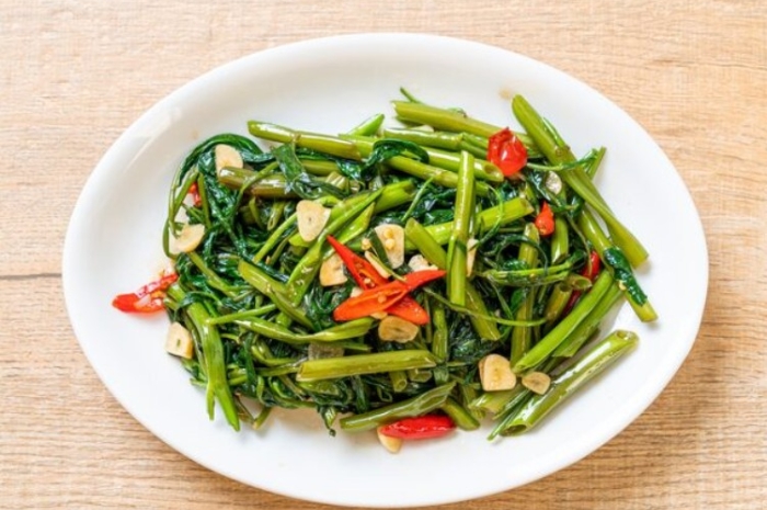 Rahasia Tumis Kangkung Tetap Hijau dan Segar, Ternyata Ada Triknya Saat Memasak