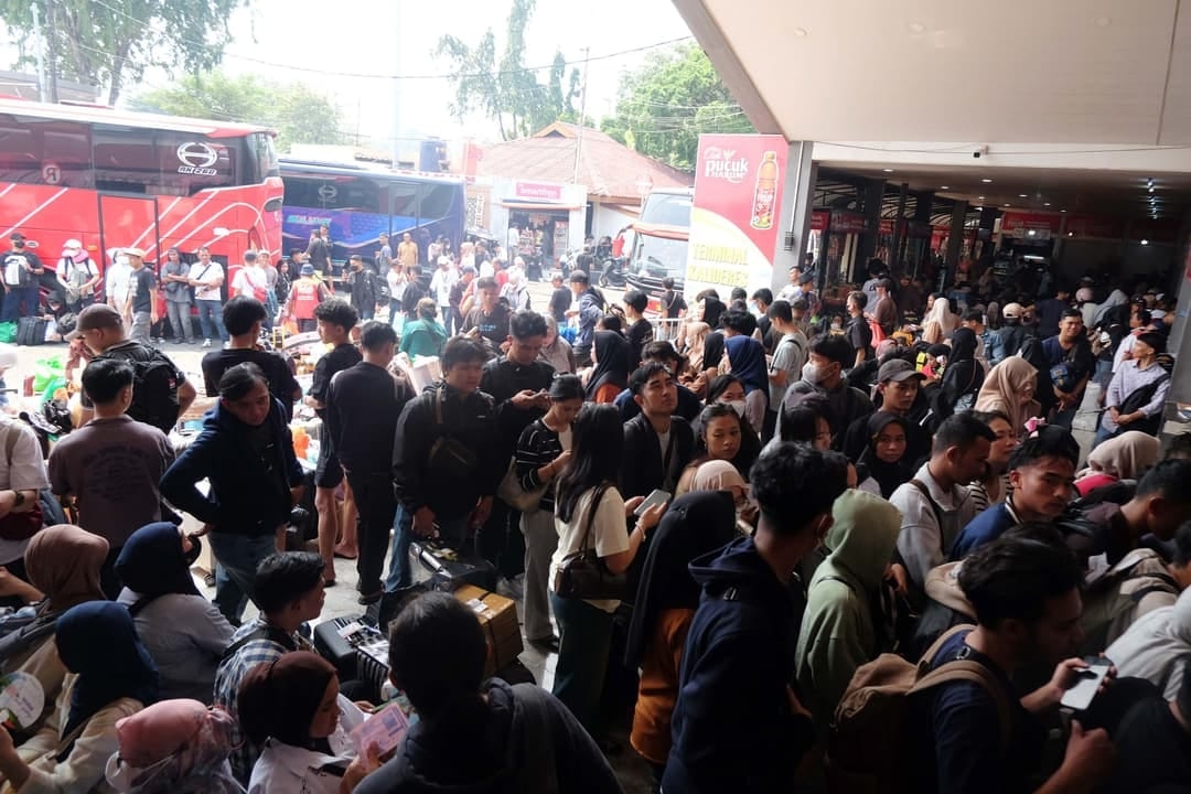 Tak Perlu Khawatir Motor Hilang! Gubernur Pramono Izinkan Pemudik Titip Kendaraan di Kantor Lurah - Wali Kota