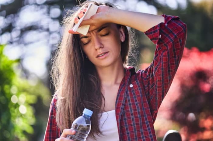 6 Tips Mengatasi Keringat Berlebih saat Cuaca Panas, Nomor 3 Sering Diabaikan!