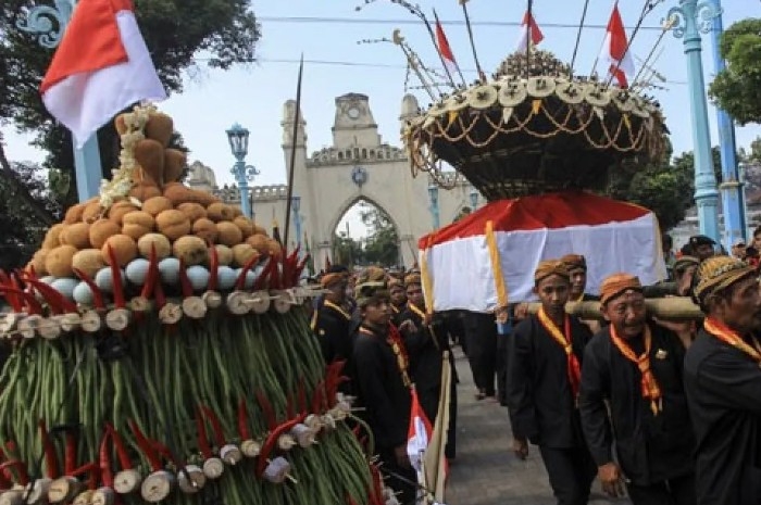 5 Tradisi Unik Sambut Lebaran di Berbagai Daerah Indonesia, Ada yang Sampai Ikut "Perang"
