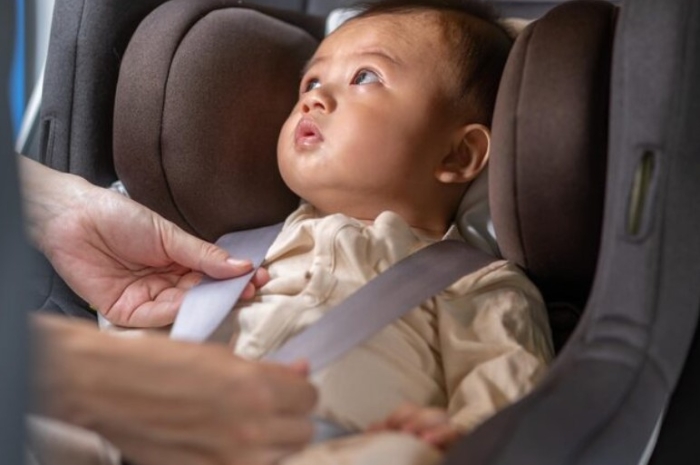 4 Cara Mengatasi Bayi Rewel di Pesawat, Ternyata Ini Penyebab yang Sering Terjadi!