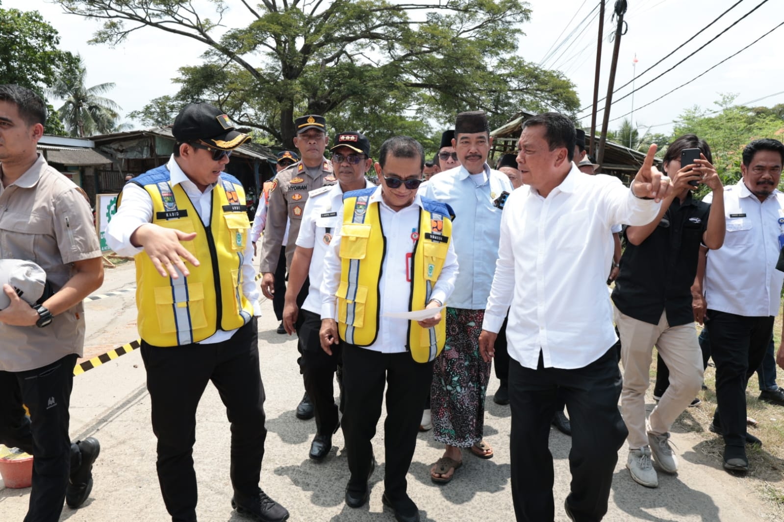 Bupati Maesyal Tinjau Proyek Betonisasi Jalan Pakuhaji-Sukadiri, Bagian dari Program Strategis Pemkab Tangerang