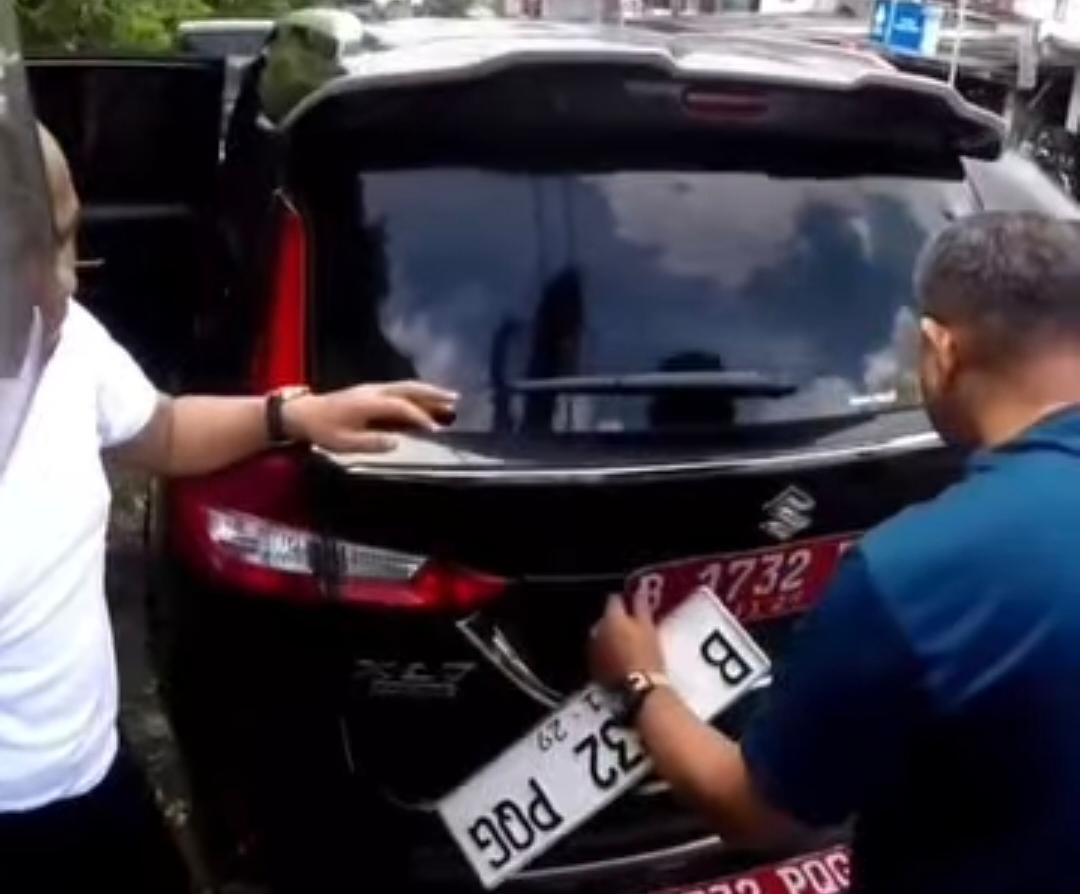 Viral Mobil Dinas Pemprov DKI Pakai Pelat Palsu Terjaring Razia One Way di Puncak, BPAD DKI: Kita Tindak Lanjuti!