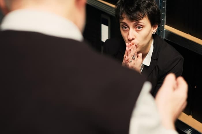 Hati-Hati! Ini 5 Ciri Kamu Jadi Korban Gaslighting di Kantor