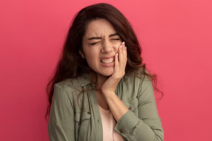 Tak Perlu Panik! Gigi Ngilu Bisa Diatasi dengan 3 Bahan Alami Ini