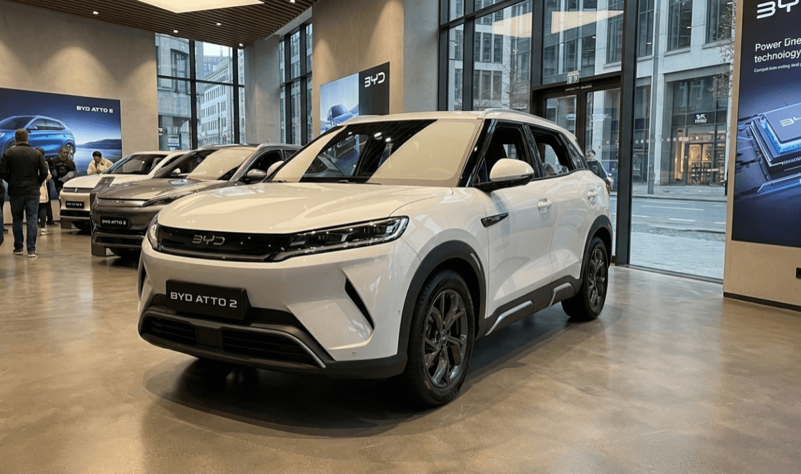 BYD Atto 2 Tampil Lebih Berani dengan Lampu Belakang X-Shaped dan Warna Premium yang Mencuri Perhatian di Jalan