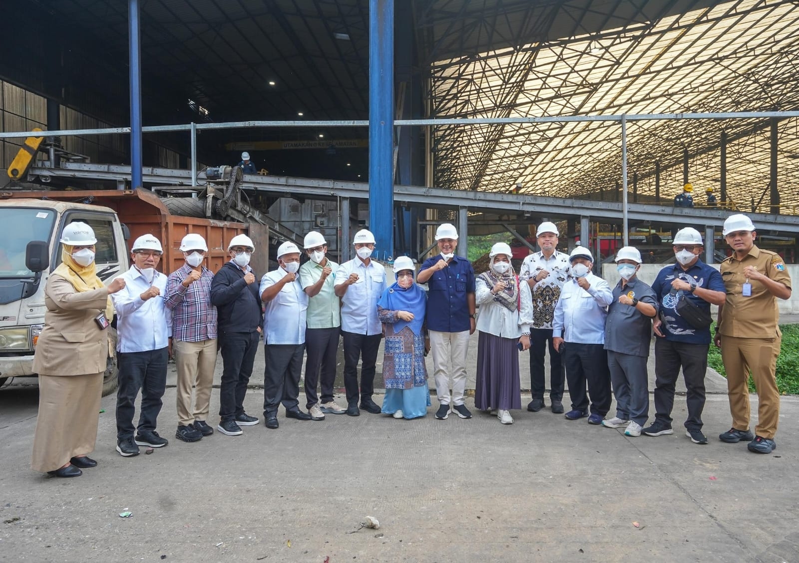 Tinjau TPST Bantargebang, Ketua Pansus Pengelolaan Sampah DPRD DKI Jakarta Dorong Pembenahan Cepat Lewat APBD