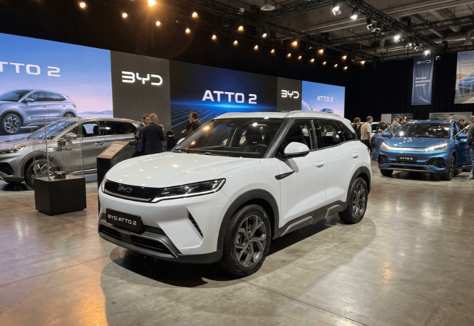 BYD Atto 2 Meluncur dengan Jarak Tempuh 410 KM dan Teknologi Blade Battery, Harga Mulai Rp245 Jutaan Siap Rebut Pasar SUV Kompak
