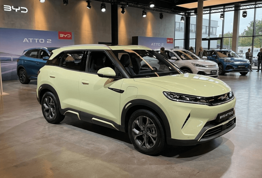 BYD Atto 2 Ubah Standar Interior SUV Kompak, Lebih Nyaman dengan Jok ‘Pocong’, Lebih Modern, dan Lebih Canggih Dibanding Kompetitor
