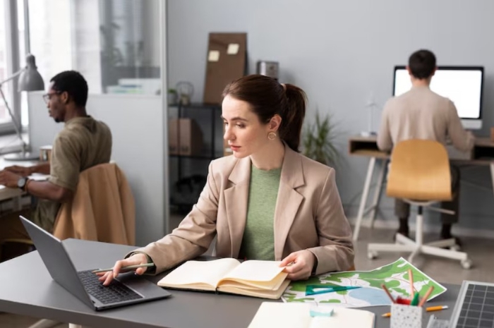 Kebiasaan Sepele Ini Ternyata Bisa Membuat Kamu Lebih Disegani di Kantor Meski Tanpa Jabatan Tinggi