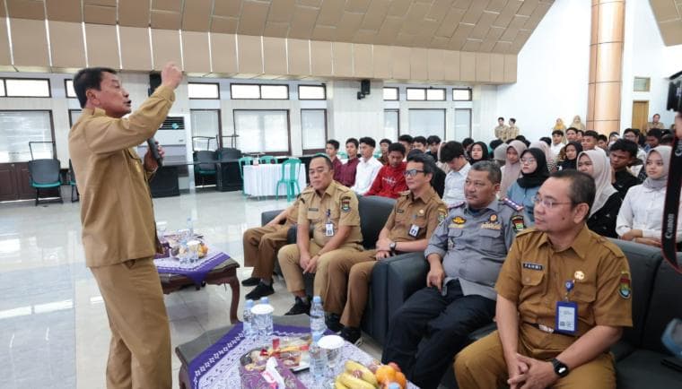 Pantau Langsung Seleksi Wawancara Calon Penerima Beasiswa Tangerang Gemilang 2026, Bupati Maesyal Jamin Tidak Ada Titipan