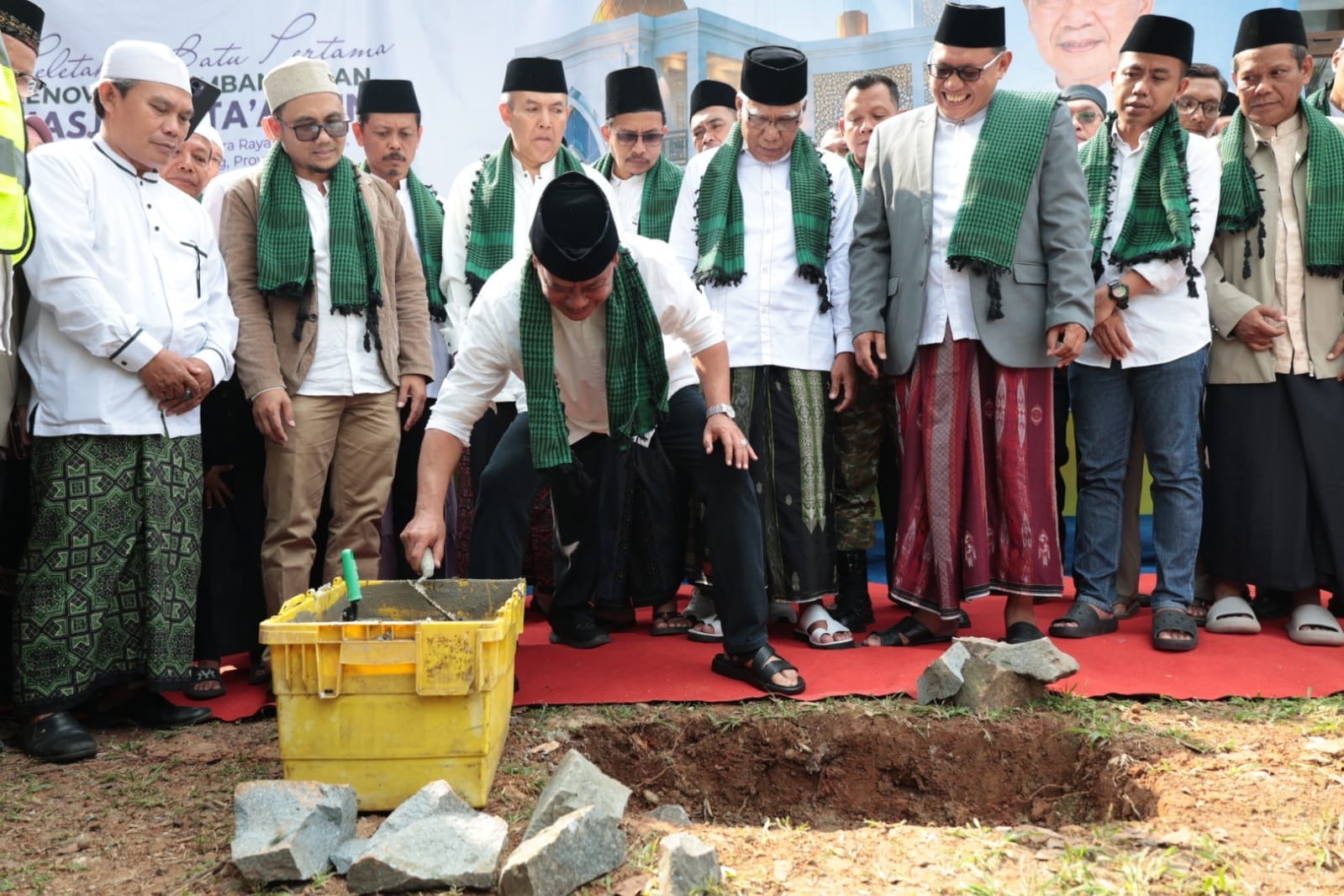 Peletakan Batu Pertama Renovasi Masjid At-Ta’awun Panongan, Bupati Tangerang: Masjid Pusat Pembinaan Umat dan Penguatan Nilai Sosial