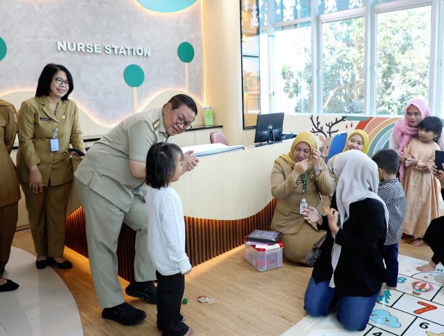 Gubernur Pramono Sebut Puskesmas Pembantu Berperan Penting Menekan Jumlah RW Kumuh di Jakarta
