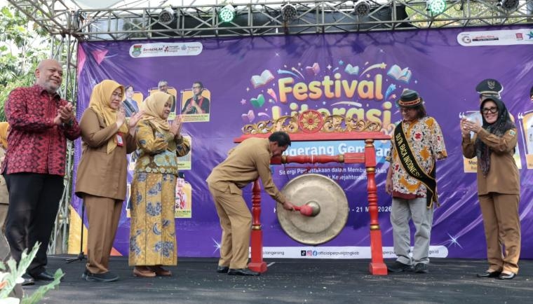 Bupati Maesyal Rasyid Buka Festival Literasi Tangerang Gemilang 2026, Inisiasi Gerakan Moral Hibah Buku