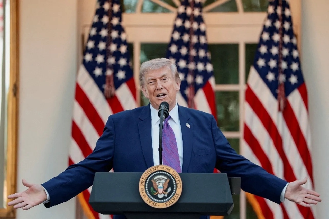 Donald Trump Buka-bukaan Alasan AS Sengaja Tak Targetkan Militer Iran