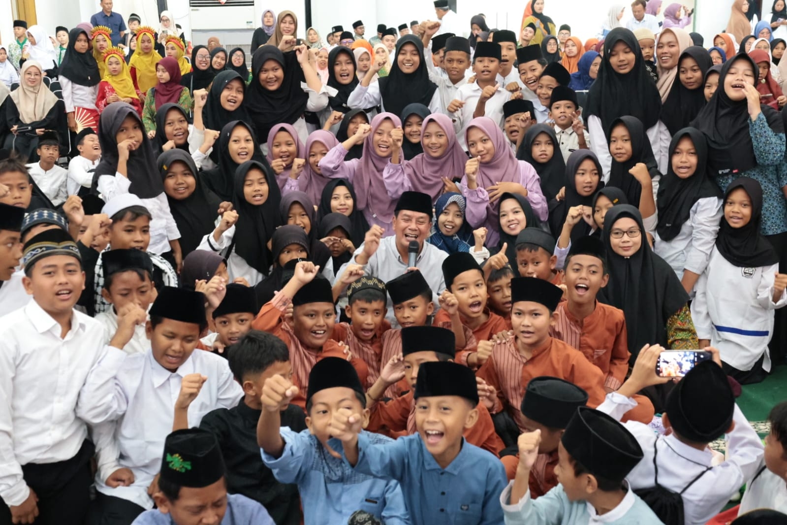Hadiri Milad ke-14 FKDT, Bupati Tangerang Ajak Diniyah Perkuat Sinergi Cetak Generasi Religius