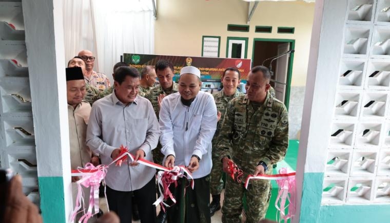 Sinergi TNI dan Pemkab Tangerang: Danrem 052 Bersama Bupati Maesyal Resmikan Rehab Panti Asuhan Ponpes Darussalamah Legok
