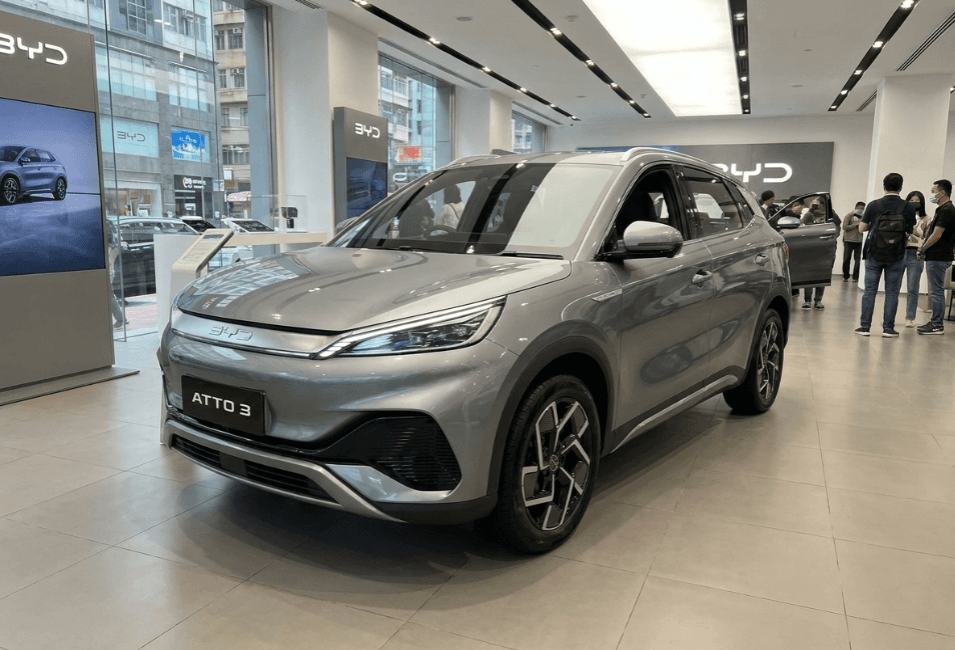 BYD Atto 3 Tampil Sporty Mirip Mobil Masa Depan dengan Teknologi Canggih ePlatform 3.0 dan Harga Ramah Kantong Mulai 390 Jutaan