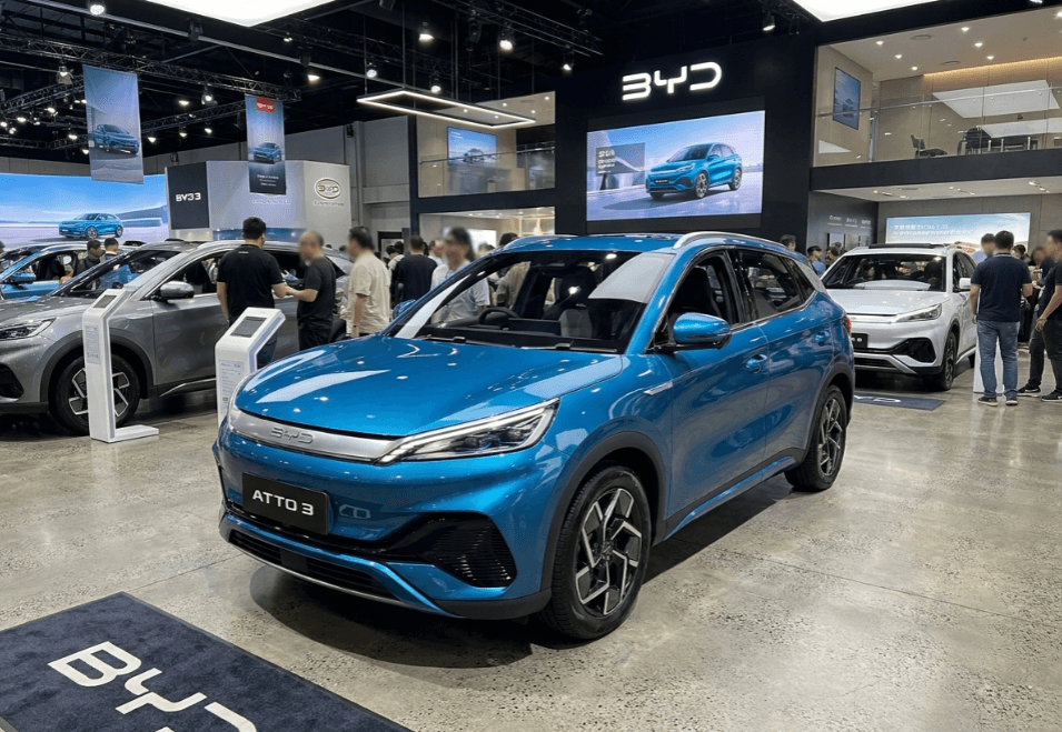 BYD ATTO 3 Resmi Dipasarkan dengan Harga Mulai Rp390 Jutaan, Cocok untuk Penggemar Otomotif yang Butuh Mobil Listrik Praktis dan Mewah