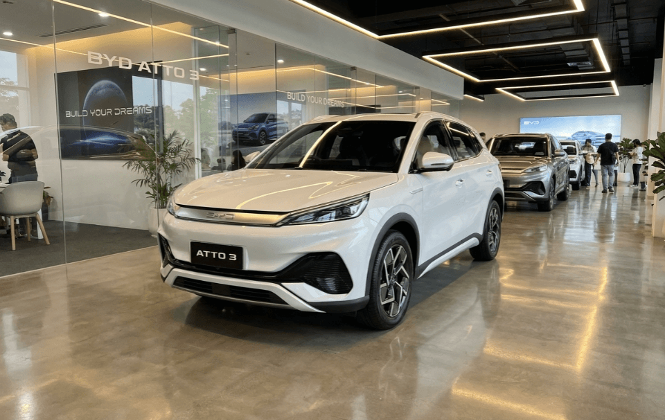 BYD ATTO 3 Jadi Mobil Impian Konsumen Indonesia di Tahun 2026, Fitur Panoramic Sunroof Cerdas dan Interior Serat Otot Bikin Mata Sulit Berpaling