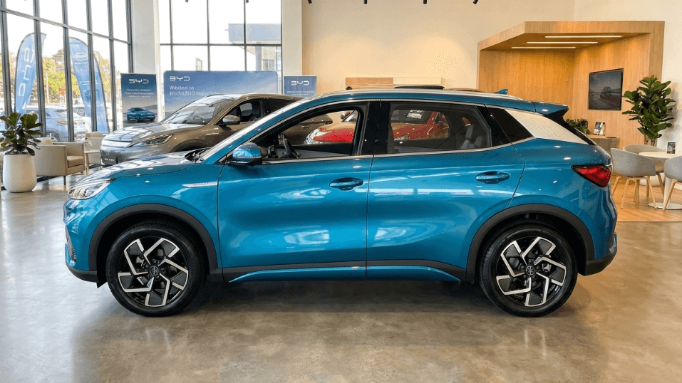 BYD Atto 3 Hadir dengan Harga Mengejutkan Mulai Rp390 Juta, SUV Listrik Ringan dengan Fitur Panoramic Sunroof Kini Lebih Terjangkau