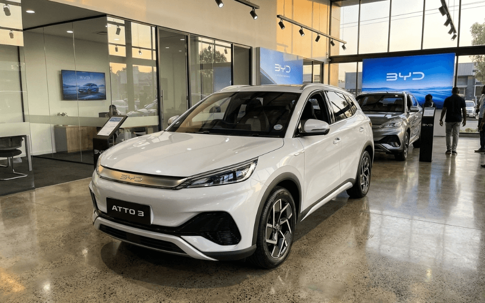 BYD Atto 3 Facelift Tampil Elegan dengan Performa Mumpuni, SUV Listrik Ramah Lingkungan yang Kini Mulai Diburu Banyak Pengguna