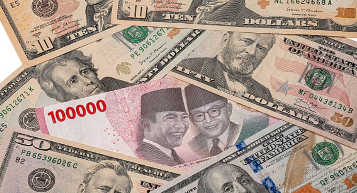 Rupiah Menguat Tinggalkan Level Rp18.000 per Dolar AS