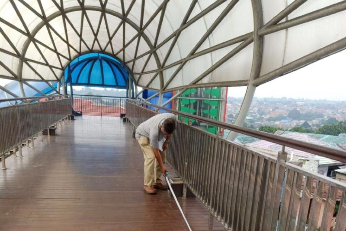 Lift JPO Lenteng Agung Rusak Akibat Vandalisme, Gubernur Pramono Ancam Sanksi Tegas Pelakunya