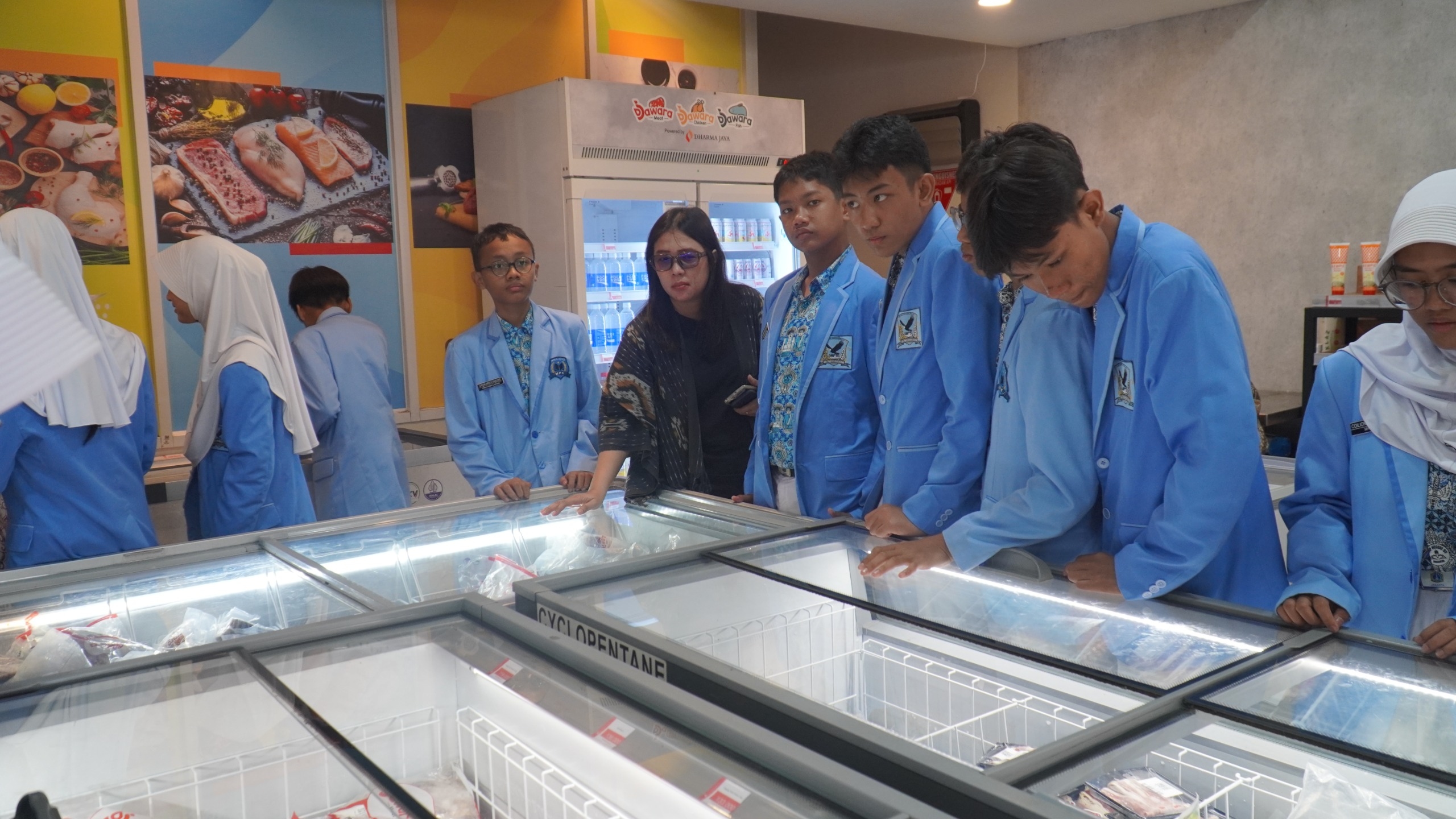 Bangun Kesadaran Literasi Pangan Sejak Dini, Perumda Dharma Jaya Berikan Edukasi kepada Siswa SMPN 51 Jakarta