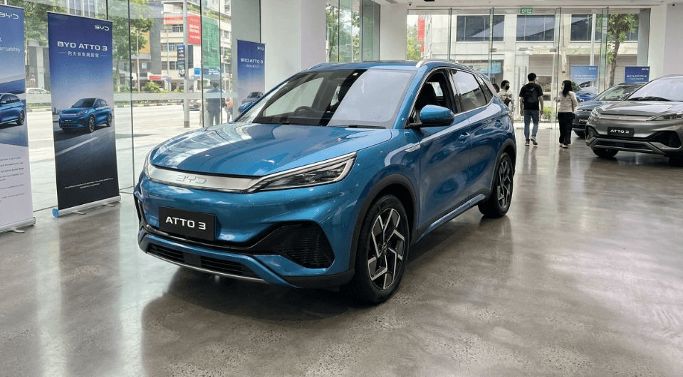 BYD Atto 3 Varian Superior Jadi Senjata Baru Pengemudi Urban, SUV Listrik Futuristik dengan Perlindungan 7 Airbag dan Torsi 310 Nm Akhirnya Meluncur