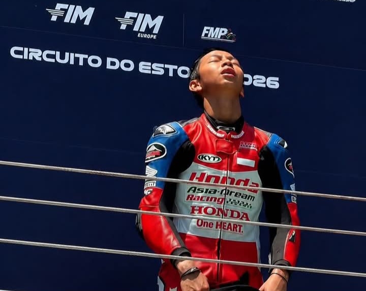 Hebat! Pembalap Muda Indonesia Ramadhipa Rebut Podium Pertama Moto3 Junior di Portugal