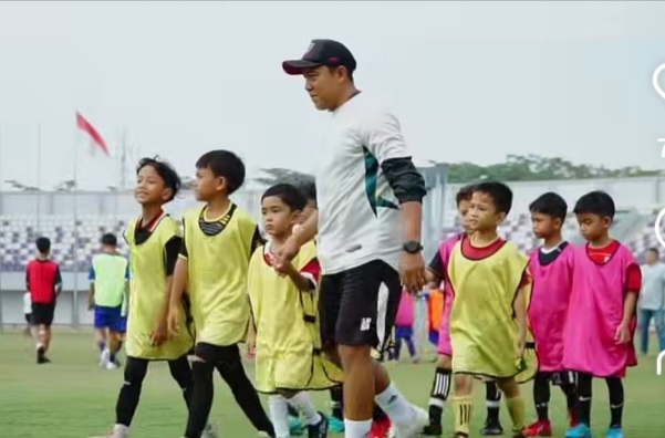 Resmi Dibuka Ahmed Zaki, Latihan Perdana Persita Academy Berlangsung Seru