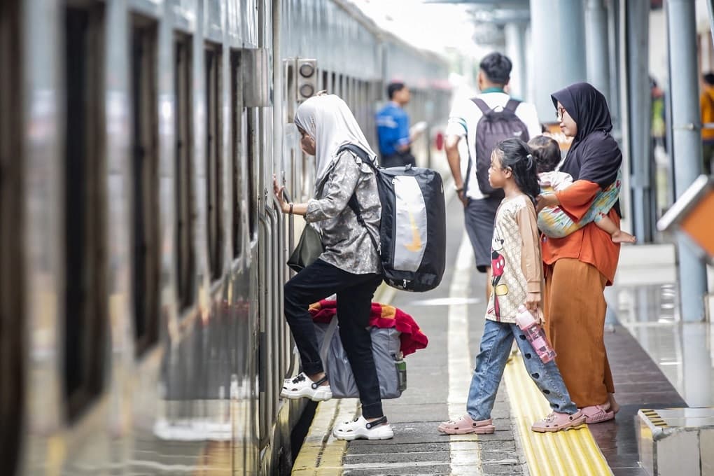 Jaga Daya Beli, Pemerintah Tebar Diskon Tiket Kereta dan Kapal hingga 100 Persen