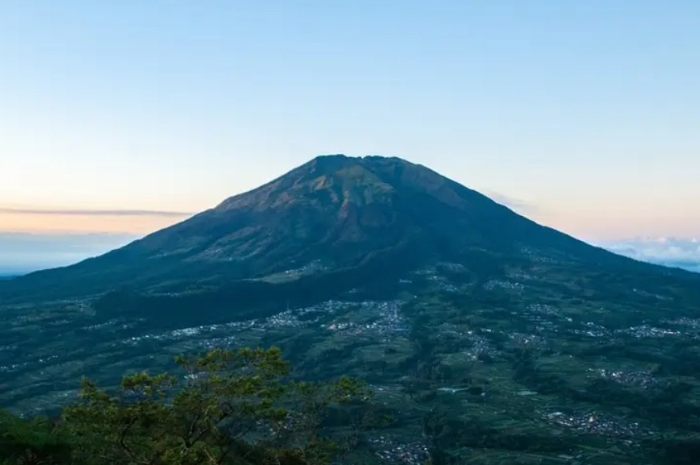 Pendaki Wajib Tahu! Dua Jalur Gunung Merbabu Ditutup Sementara AKhir Juli Hingga Awal Agustus