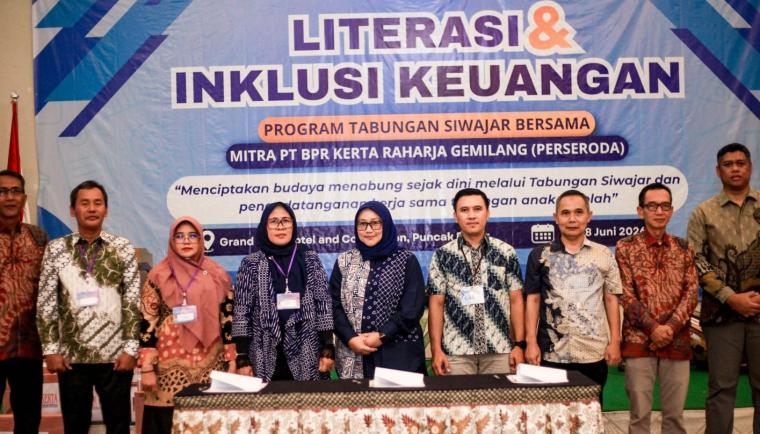 Bank Kerta Tangerang Gandeng OJK Genjot Literasi Keuangan di Sekolah Lewat Tabungan Siwajar