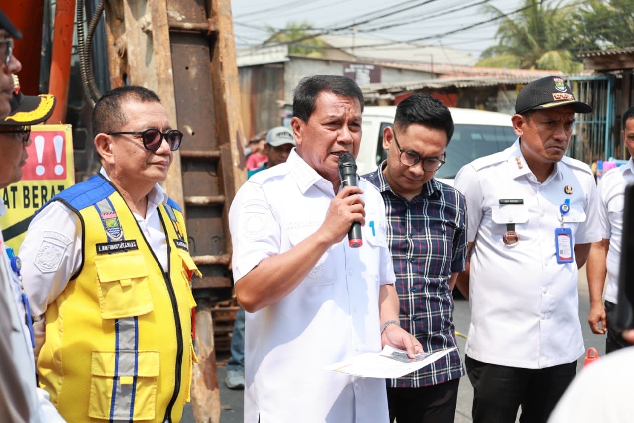 Pemkab Tangerang Mulai Rekonstruksi Jalan Cadas-Sepatan dan Gardu-Tanah Merah, Bupati Maesyal Lakukan Groundbreaking