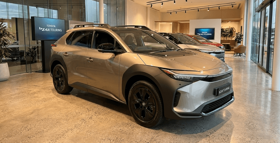 New Toyota bZ4X Touring Dibanderol Rp889 Juta OTR Jakarta dengan Performa Akselerasi 4,6 Detik, SUV Listrik Futuristik Bergaya Maskulin