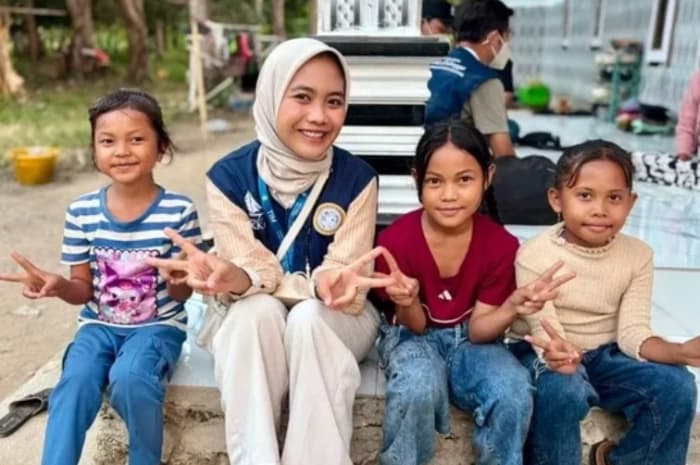 Berlayar ke Pulau Terpencil, Alumni UNS Menemukan Fakta yang Mengubah Cara Pandang tentang Masa Depan