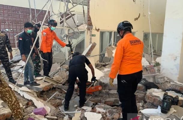 Gempa M 7,7 Guncang NTT, Dipicu Sesar Naik Busur Belakang Flores