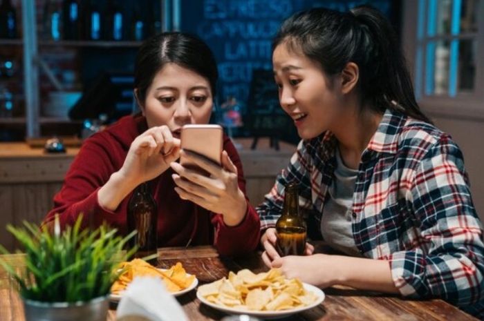Dari FYP ke Meja Makan, Begini TikTok Memengaruhi Pilihan Makanan Remaja