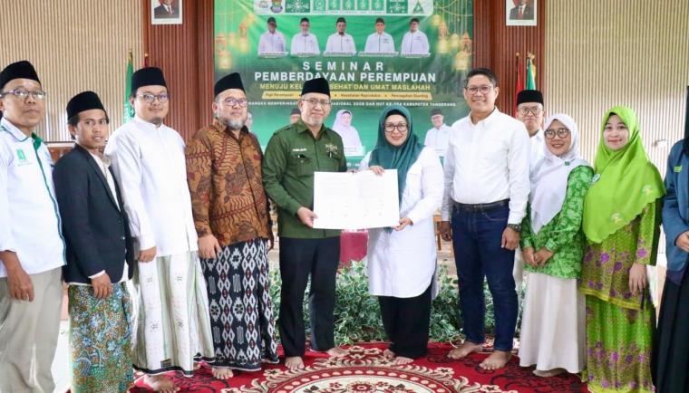 Buka Seminar Fatayat NU, Wabup Intan Soroti Rahasia Keluarga Bebas KDRT dan Edukasi 1.000 Hari Pertama Kehidupan